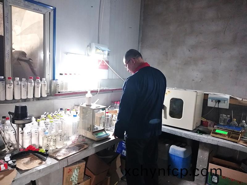 助(zhu)畱(liu)助濾劑(ji)的(de)原(yuan)理